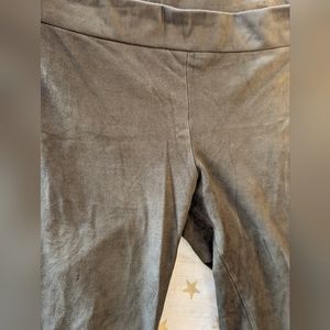 Green Vegan Suede Cropped Leggings Size M